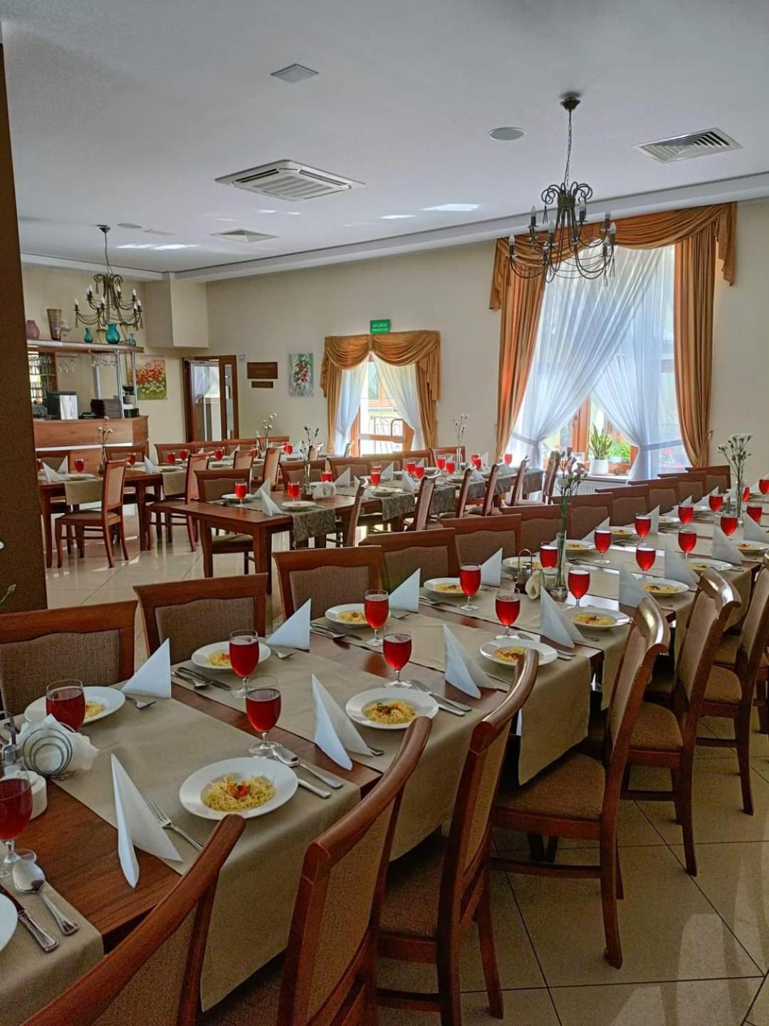 Hotel Chancza Spa & Restauracja Rakow  Екстериор снимка