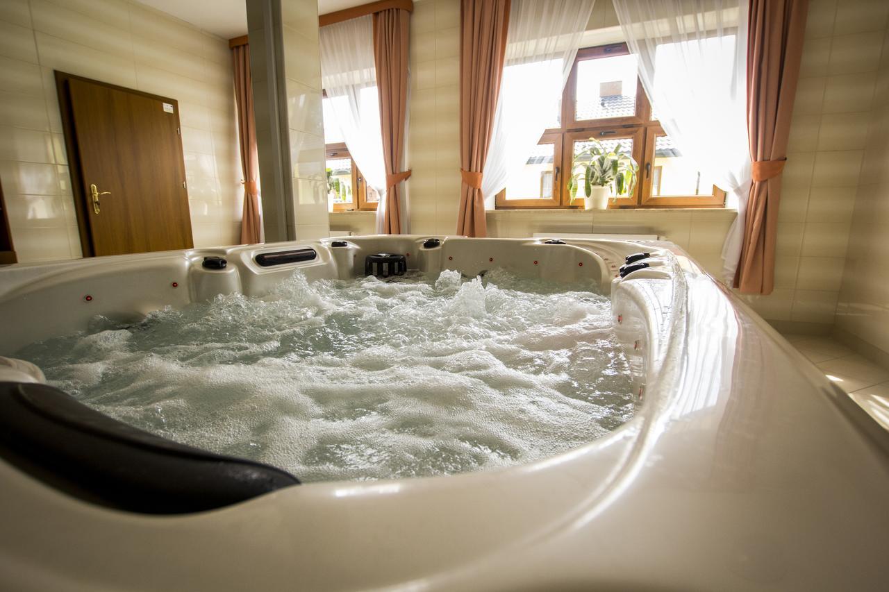 Hotel Chancza Spa & Restauracja Rakow  Екстериор снимка