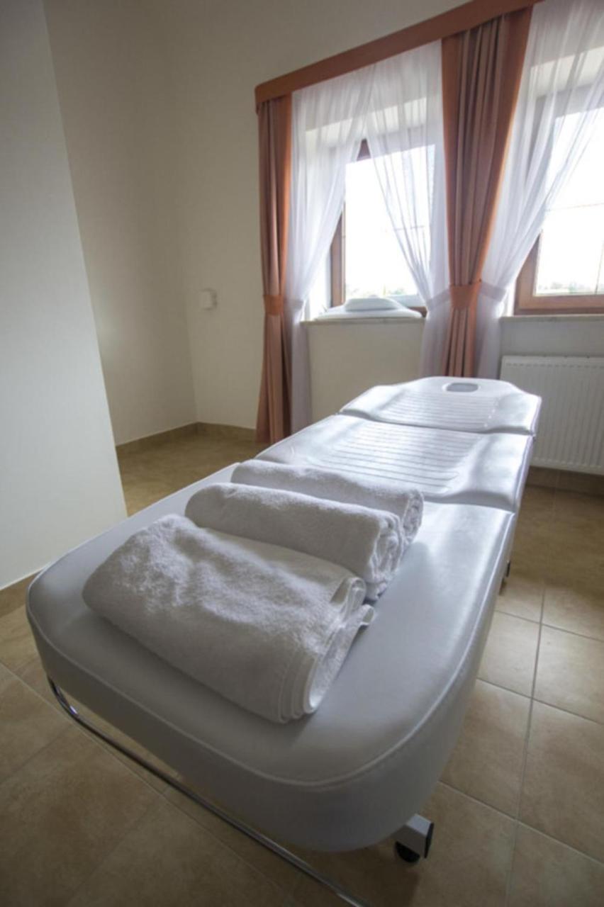 Hotel Chancza Spa & Restauracja Rakow  Екстериор снимка